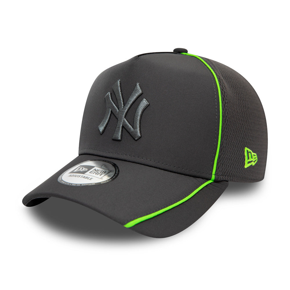 FEATHER PIPE TRUCKER NEW YORK YANKEES CAP