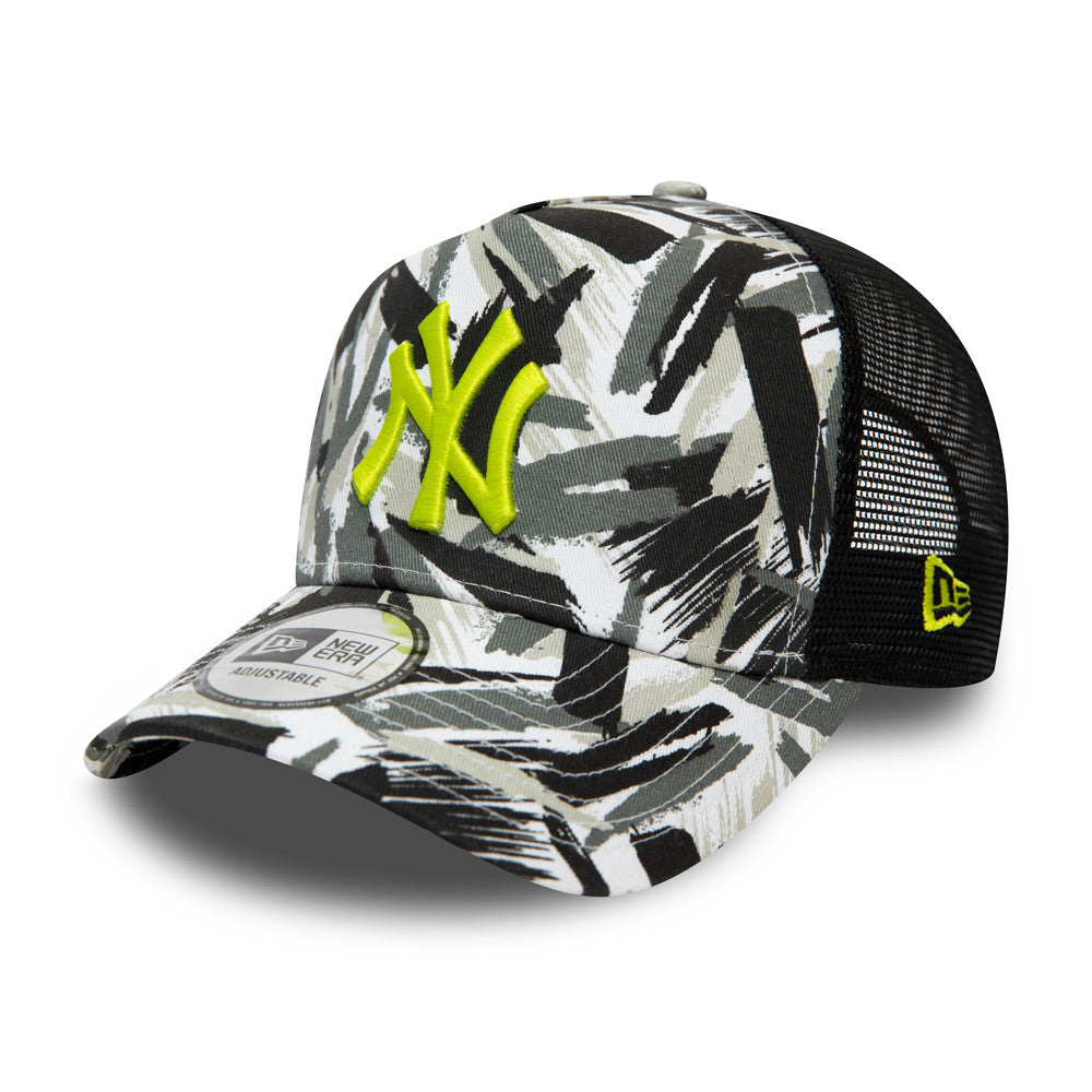 SEASONAL CAMO TRUCKER NEW YORK YANKEES